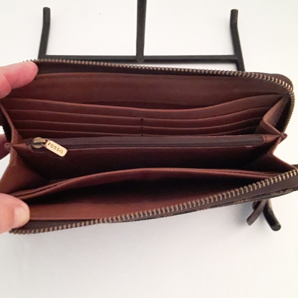 Fossil Ziparound Accordion Wallet - EUC - Picture 5 of 6